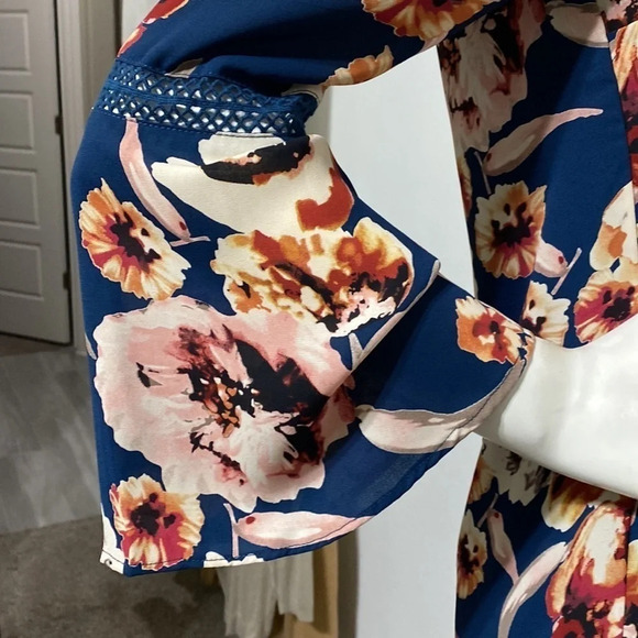 Skies Are Blue Floral Choker Neck Bell Sleeve Retro Mini Dress - Picture 7 of 7